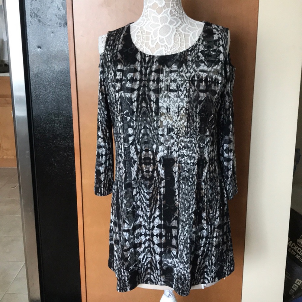 Attitudes by Renee cold shoulder top
